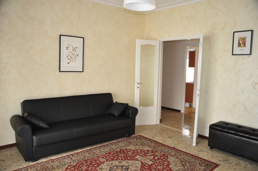 Apartment Montebello Parma Eksteriør billede